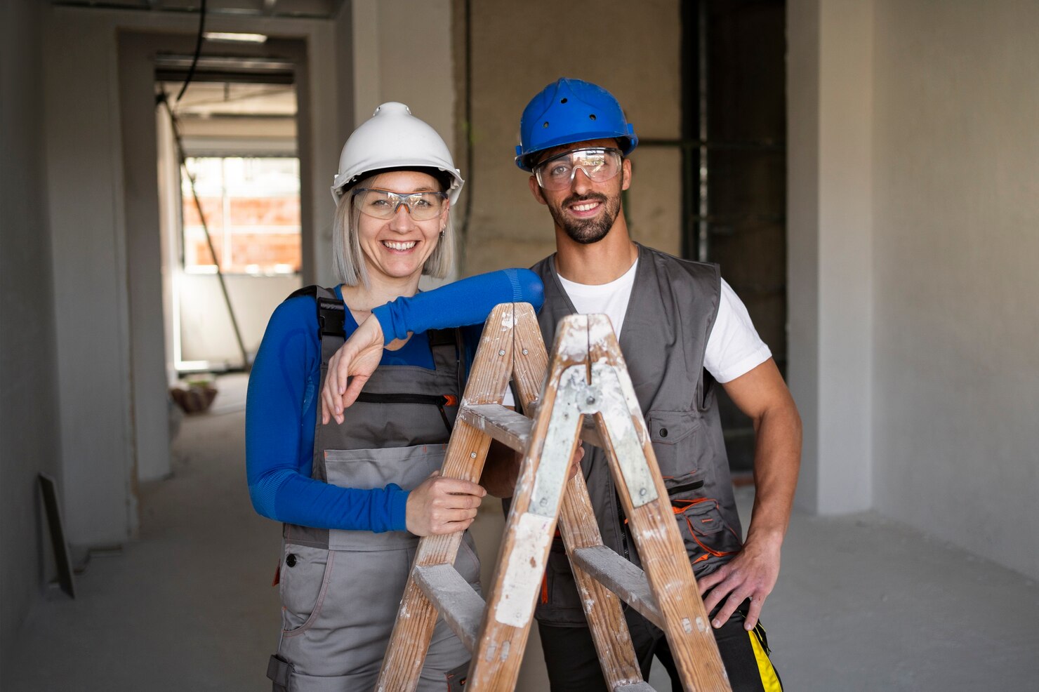 trabajadores construccion tiro medio cascos 23 2149366648